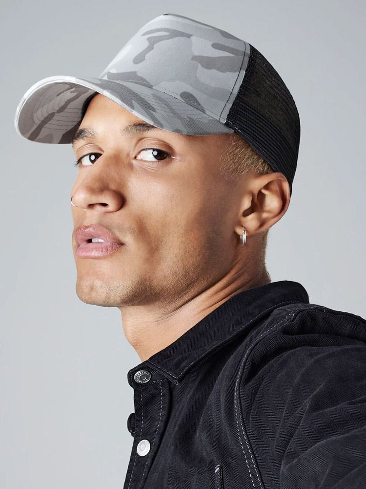 B694 Camo Snapback Trucker Cap image 2