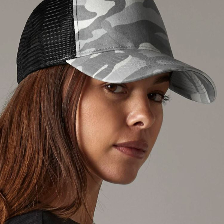 B694 Camo Snapback Trucker Cap image 1
