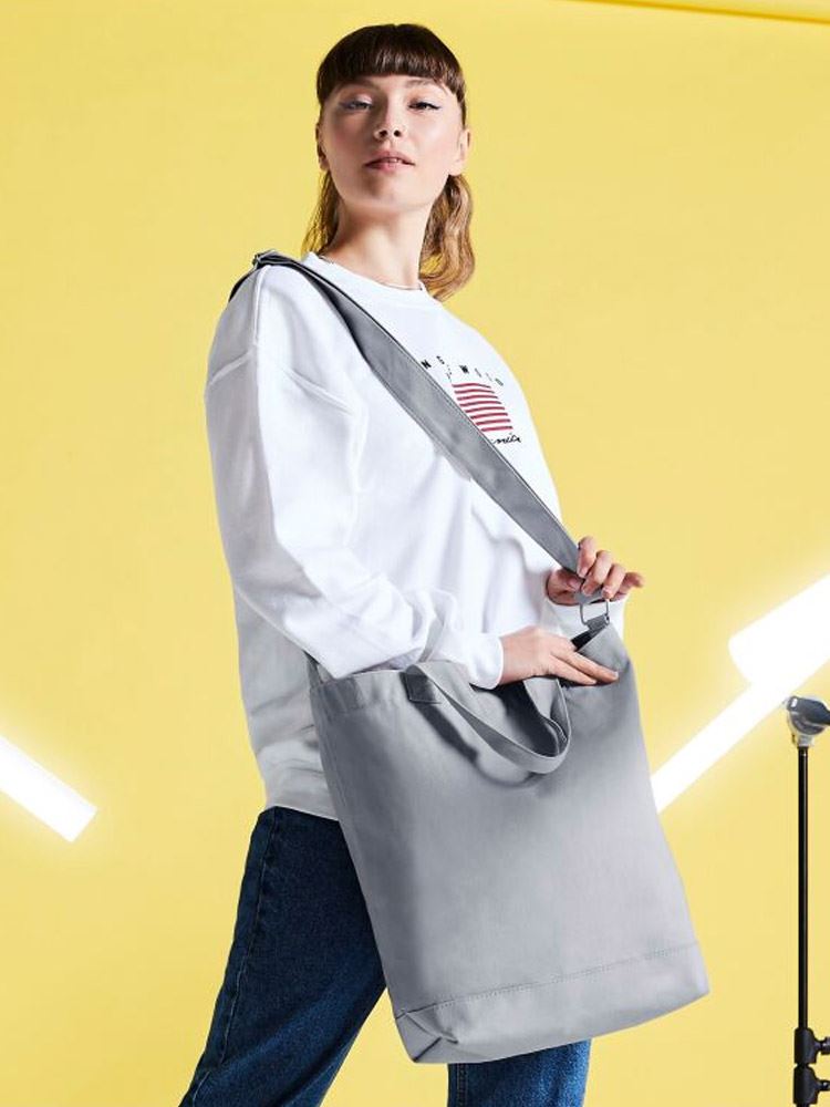 BG673 Bagbase Canvas Daybag image 1