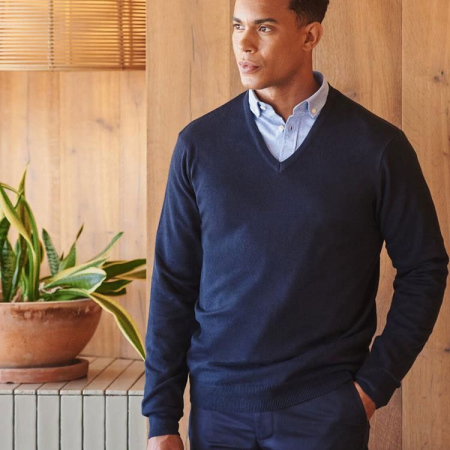 H720 lightweight V neck jumper image 1