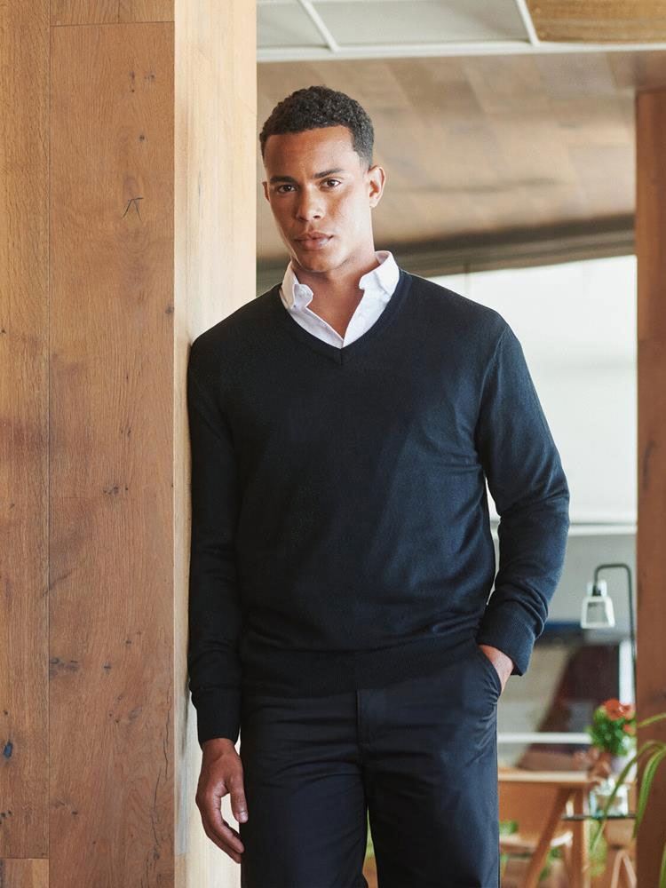 H760 Mens Cashmere V Neck Jumper image 1