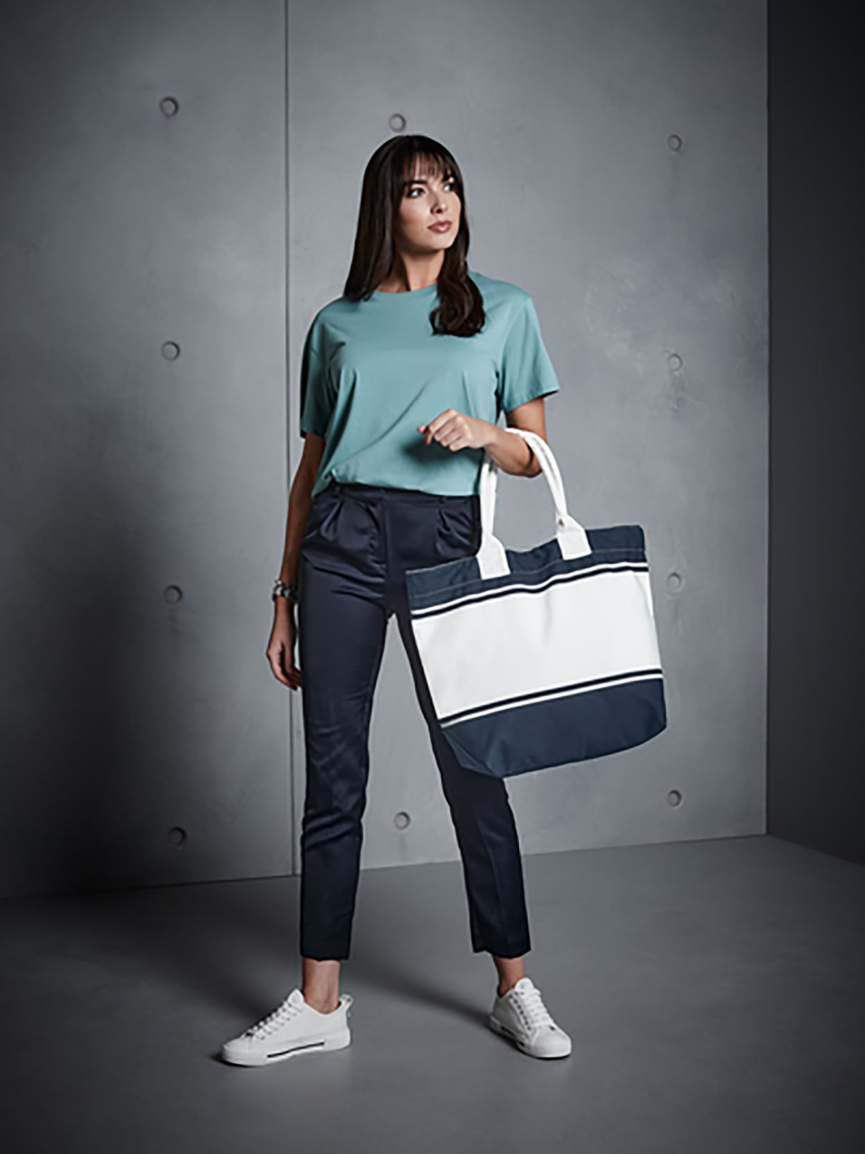 QD26 Canvas Deck Bag image 2