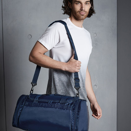 QD70 Sports Holdall image 1