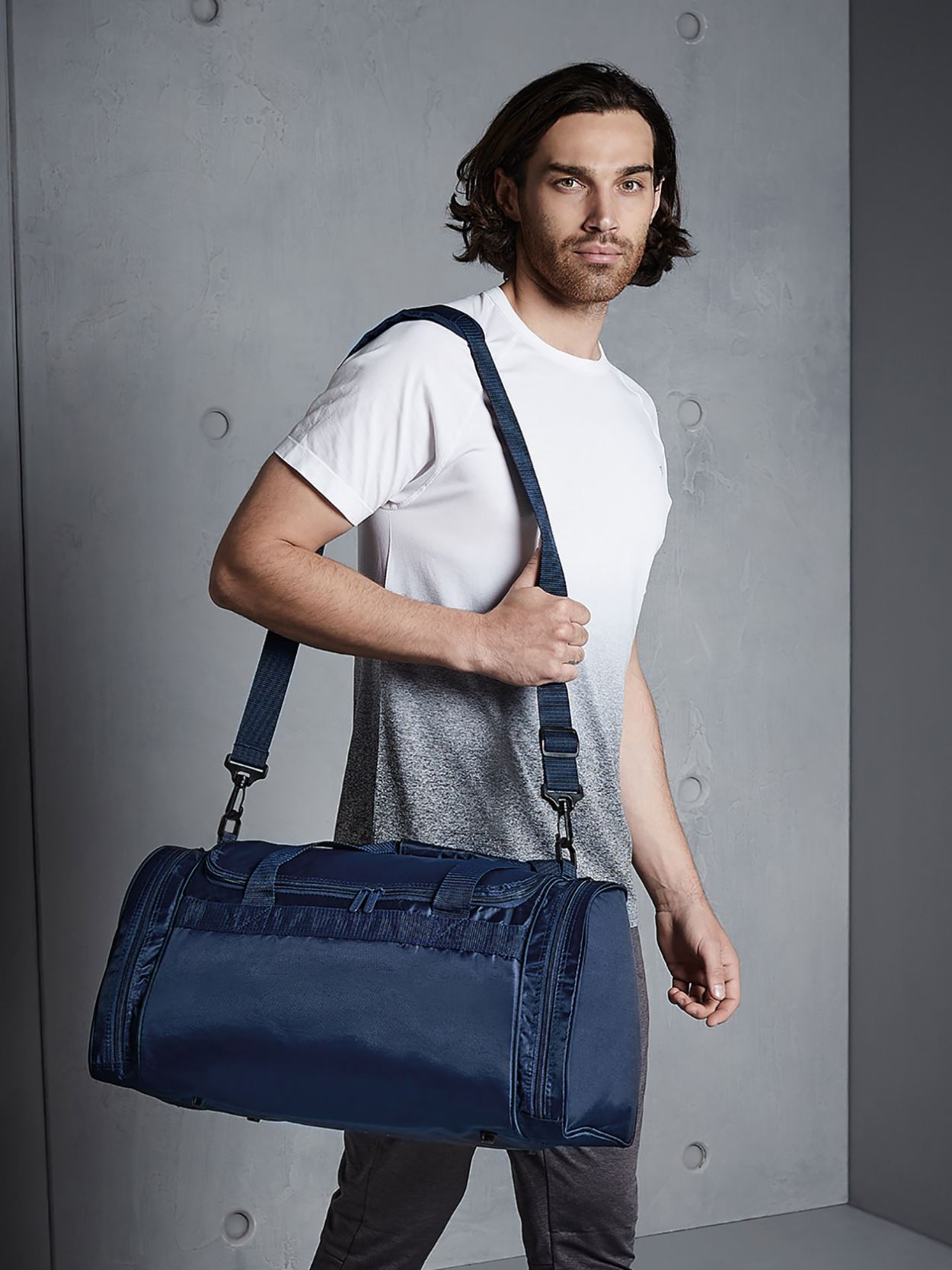 QD70 Sports Holdall image 1