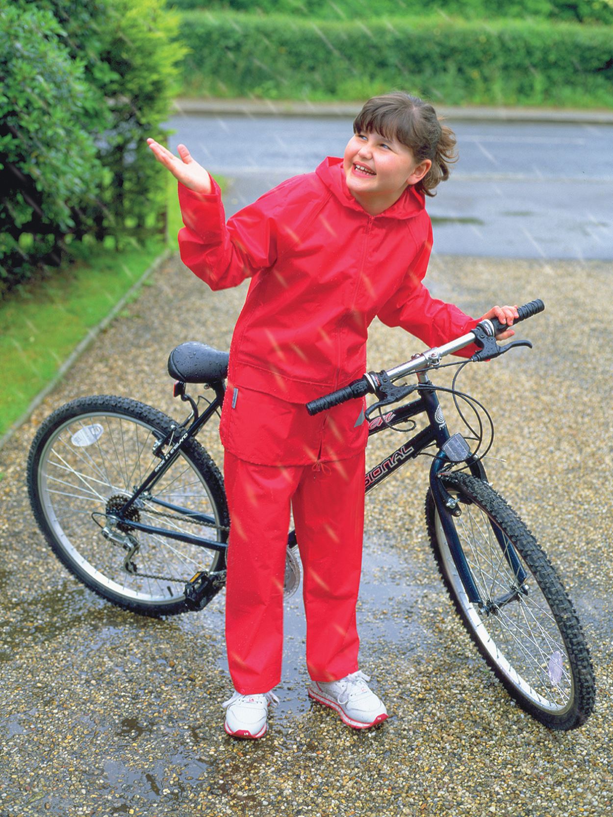 R95B Kids Wproof Jkt/Trouser Set image 1