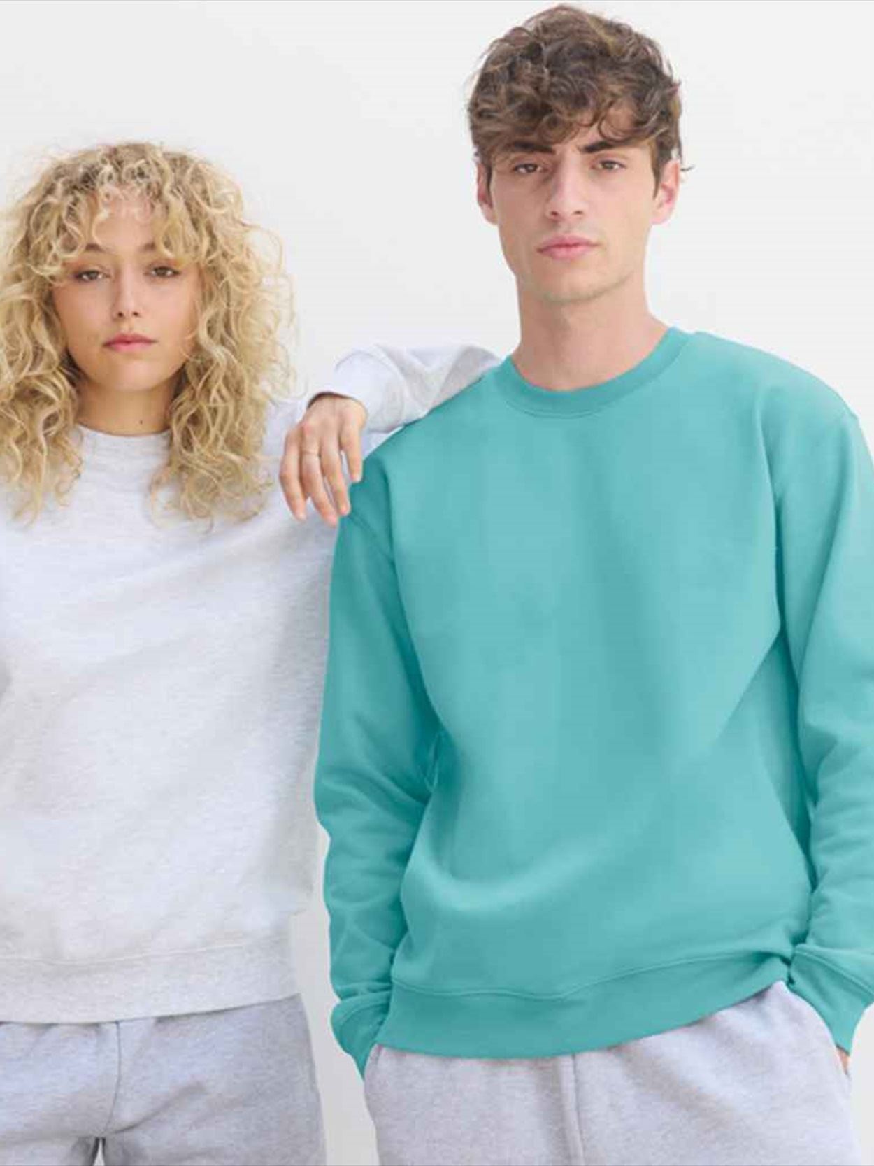 03814 Unisex Columbia Sweatshirt image 3