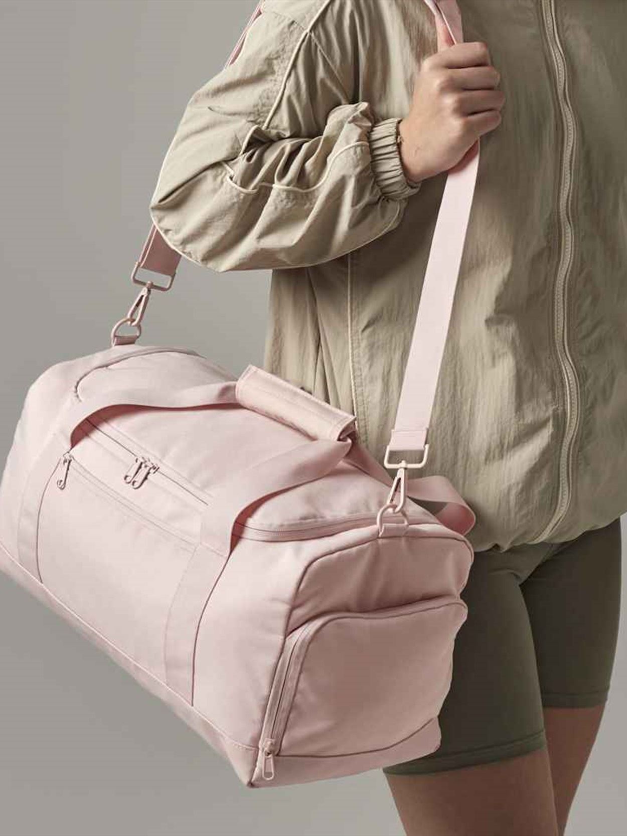 BG560 BagBase Small Training Holdall image 1