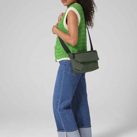 BG823 BagBase Minimal Lifestyle Mini Messenger Bag image 1