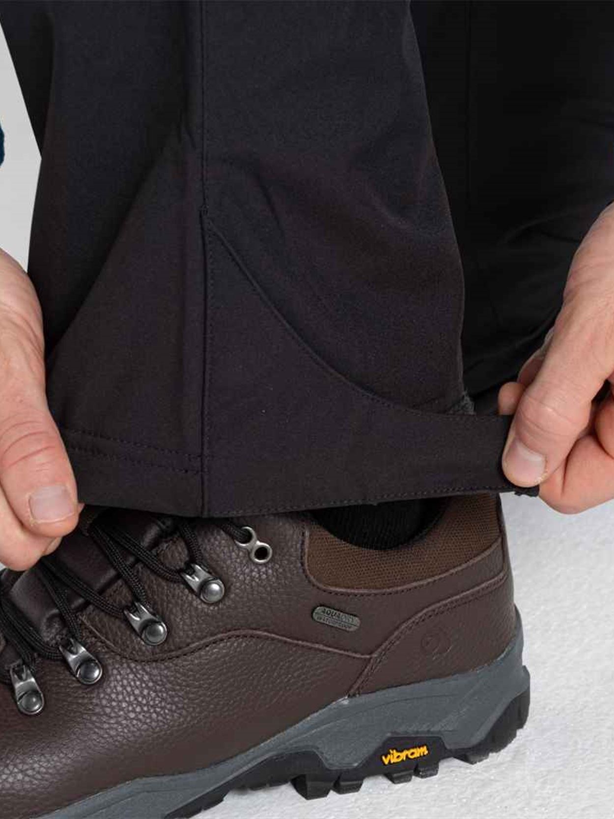 CR241 CEW009R Craghoppers Expert Kiwi Waterproof Trousers image 1