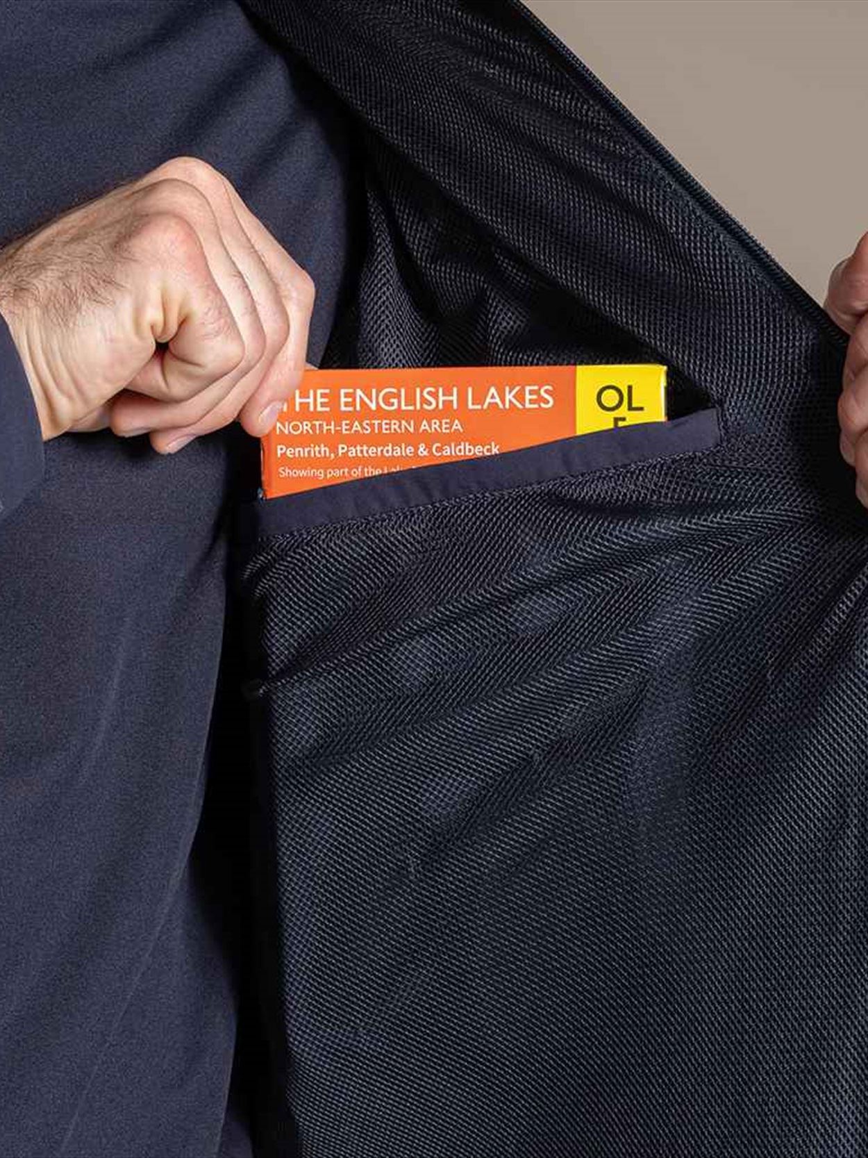 CR336 CEW013 Craghoppers Expert Basecamp Shell Jacket image 1