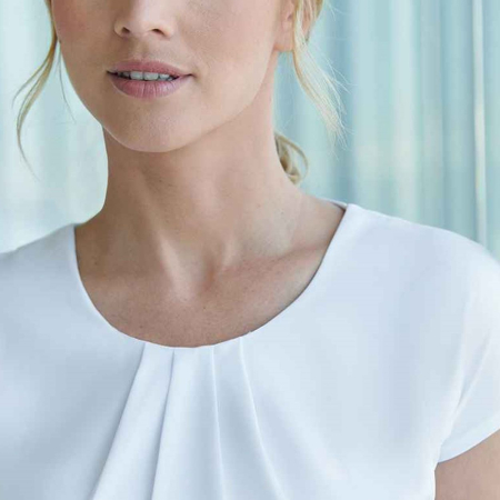 H597 Henbury Ladies Pleat Front Short Sleeve Blouse image 1