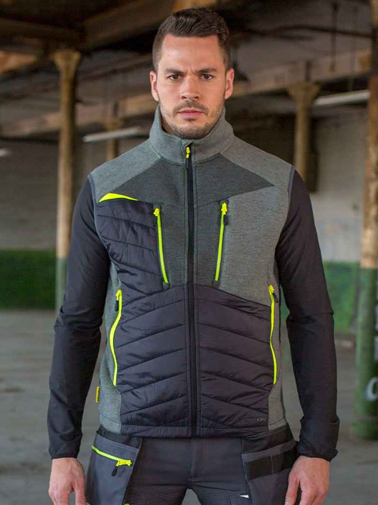 PW4470 DX470 Portwest DX4™ Baffle Gilet image 1