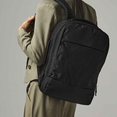 QD990 Quadra Q-Tech Charge Convertible Backpack image 1