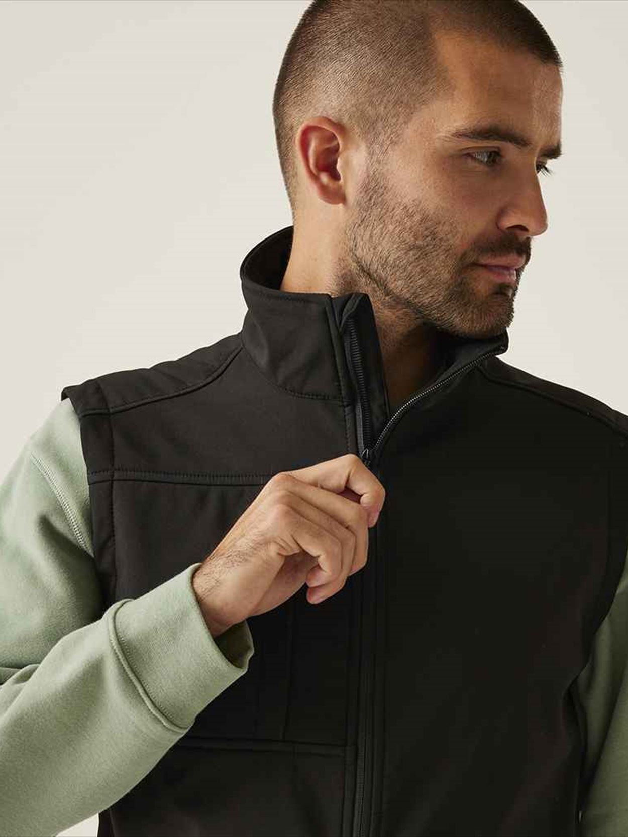 RG215 TRA848 Regatta Octagon II Printable Soft Shell Bodywarmer image 1