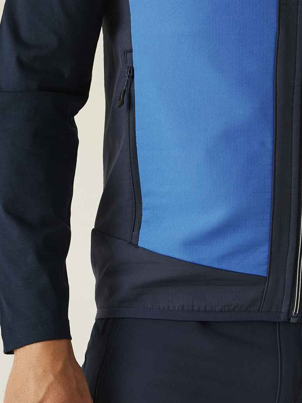 RG385 TRA907 Regatta E-Volve Unisex Two Layer Soft Shell Bodywarmer image 1