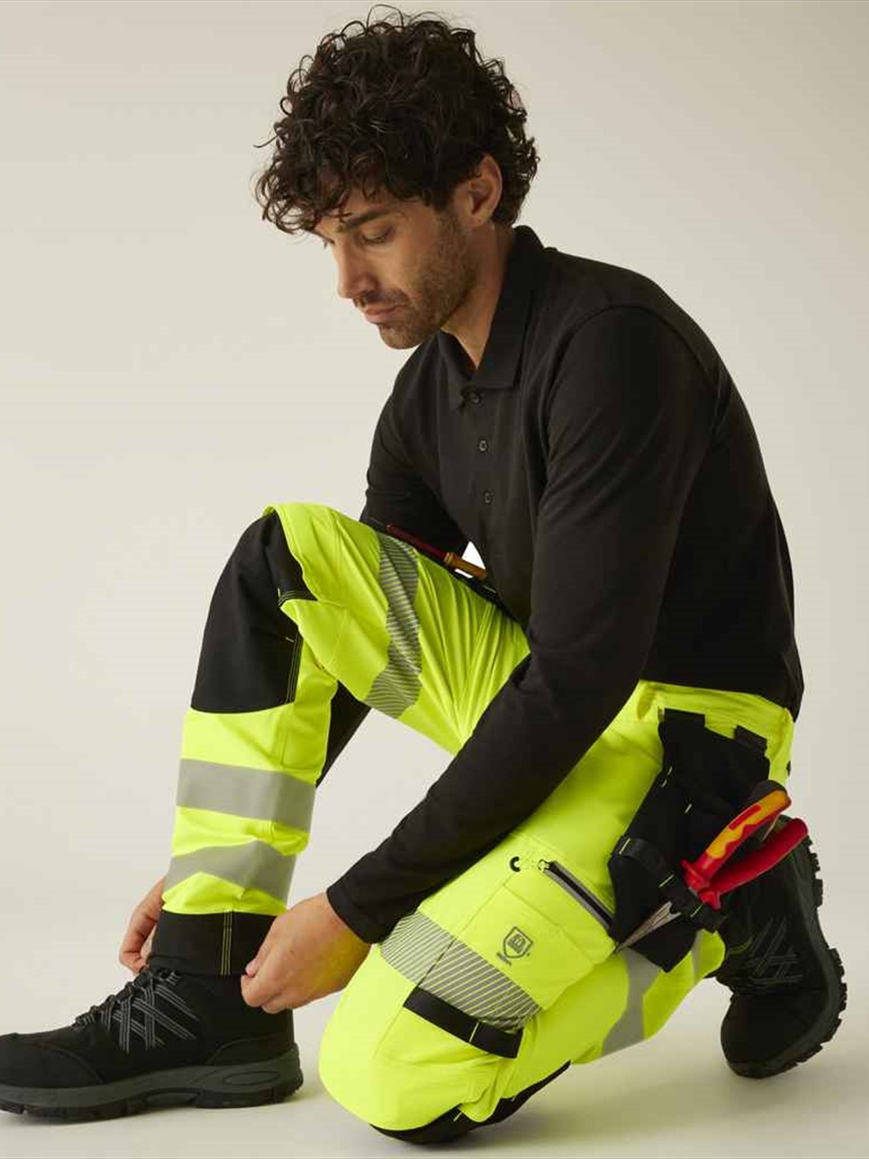 RG537 TRJ603 Regatta High Visibility Infiltrate Stretch Holster Trousers image 1