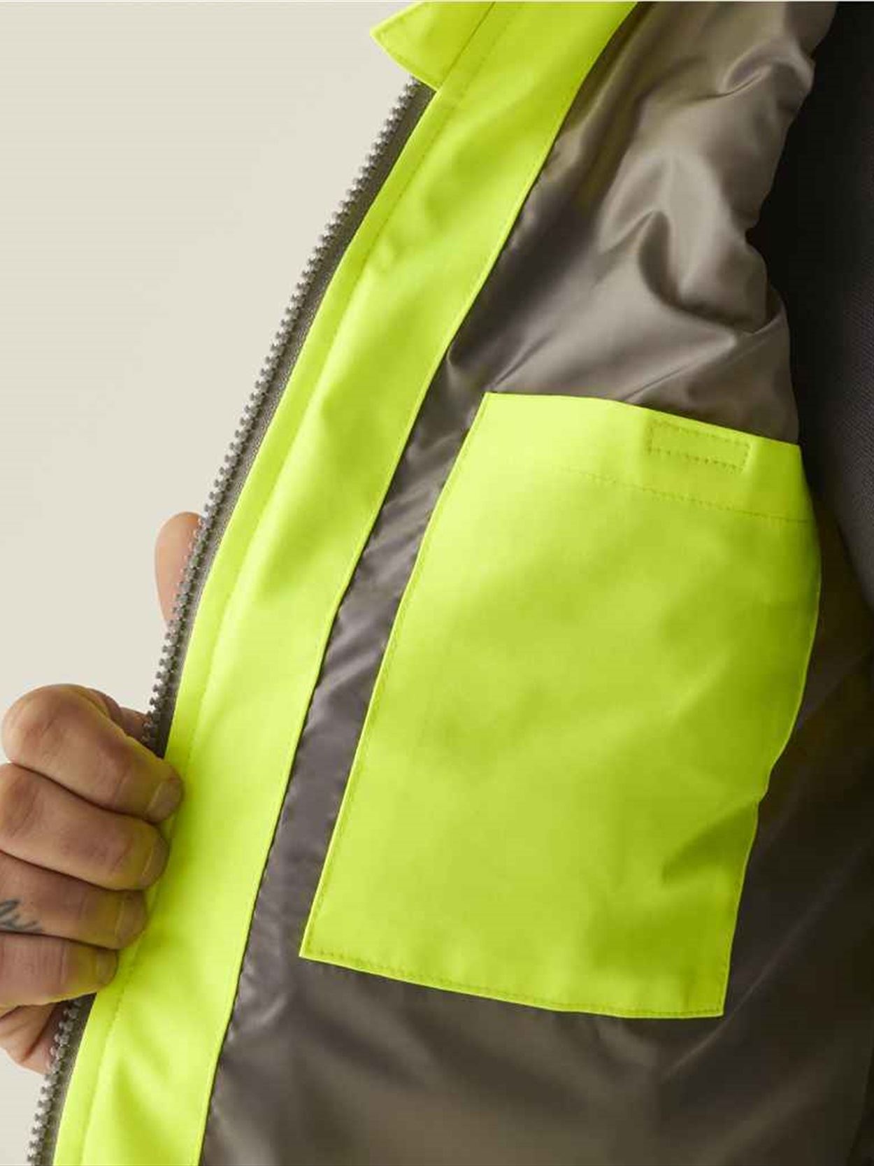 RG549 TRB202 Regatta High Visibility Two Tone Thermal Baffle Bodywarmer image 1