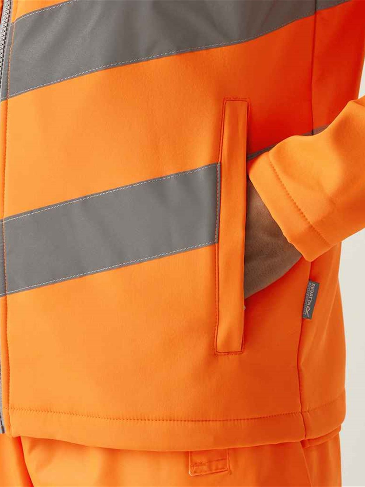 RG557 TRA712 Regatta High Visibility Pro Contract Ablaze Soft Shell Jacket image 1