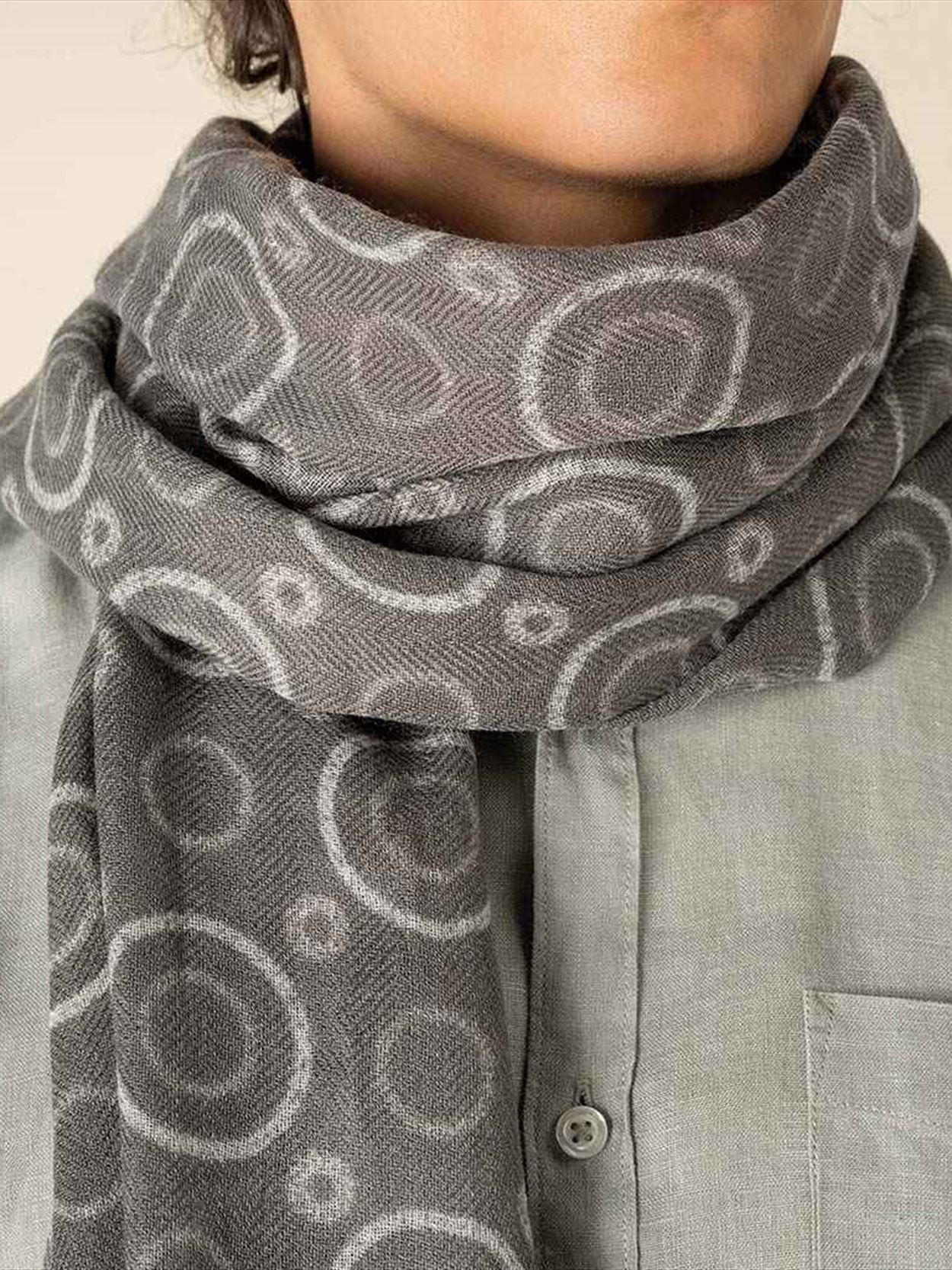 SP140 Spasso Circles Scarf image 1