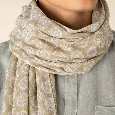 SP148 Spasso Medallion Scarf image 1
