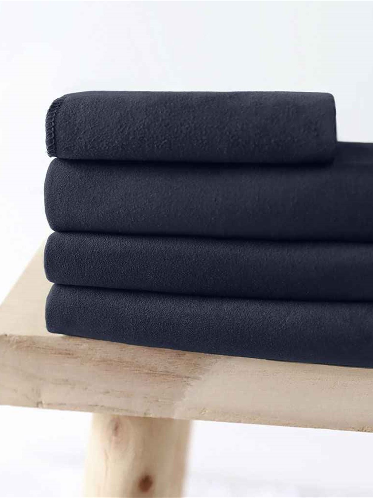 01208 Atoll 30 SOL'S Atoll 30 Microfibre Guest Towel image 2