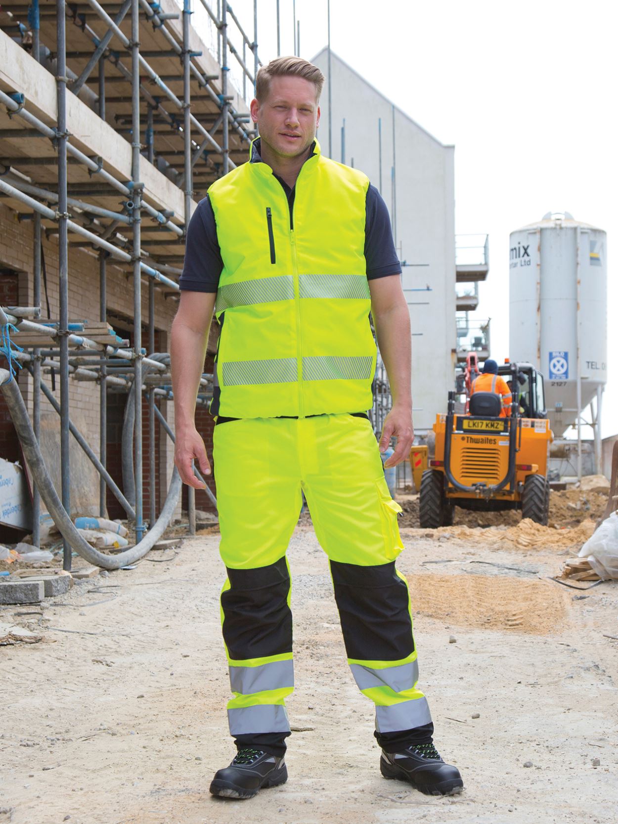 R327X Safety Cargo Trousers image 2
