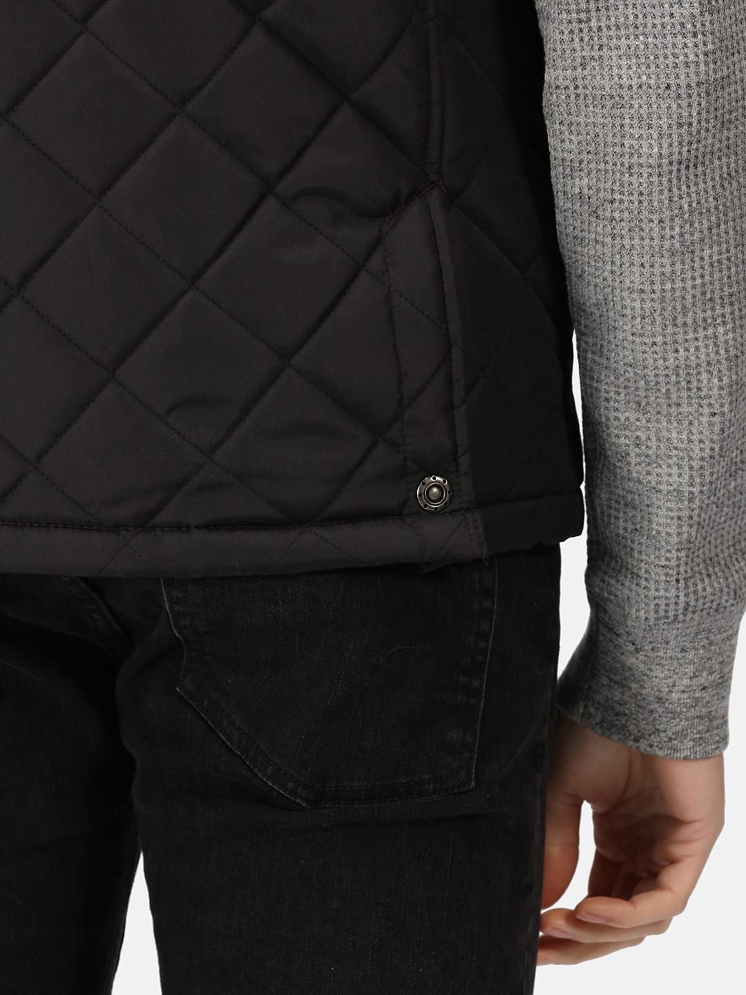 TRA810 Regatta Tyler Diamond Quilted Bodywarmer image 7