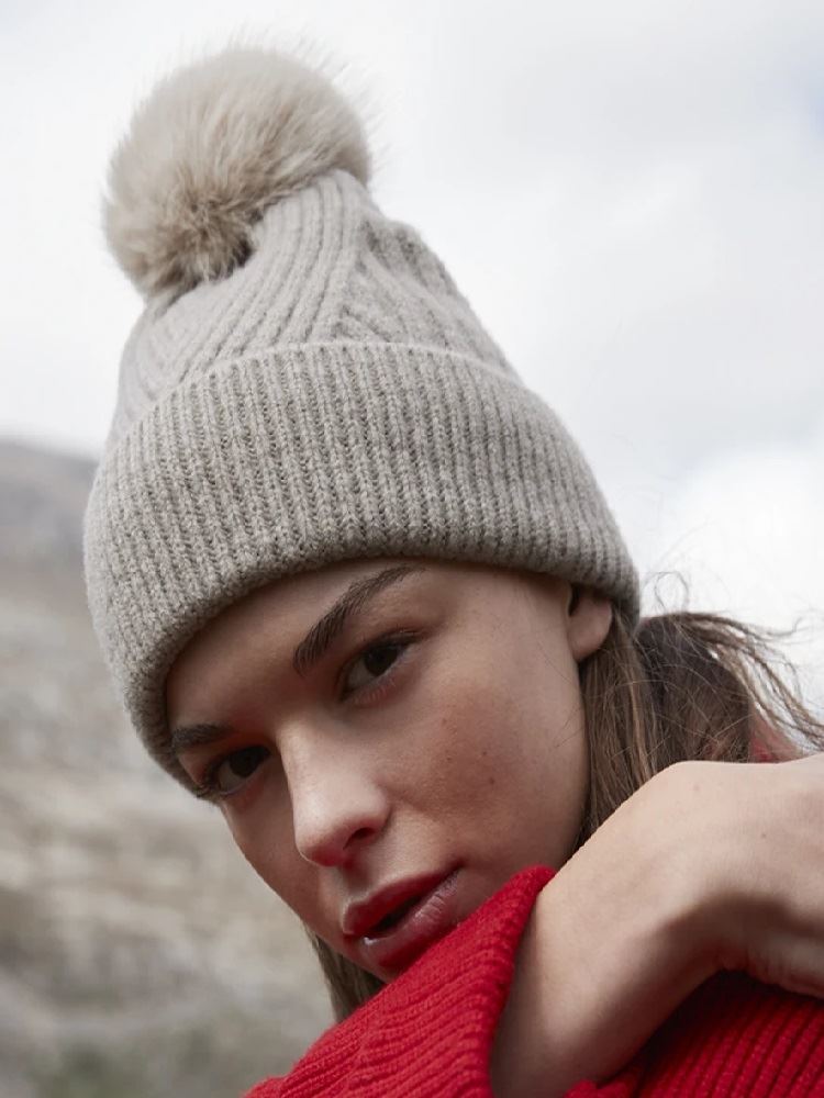 BB529 (B529) Snow Luxe Beanie image 1