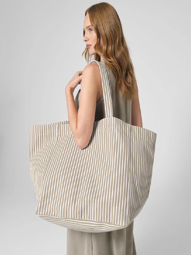 W677 Oversized Beach Bag image 1
