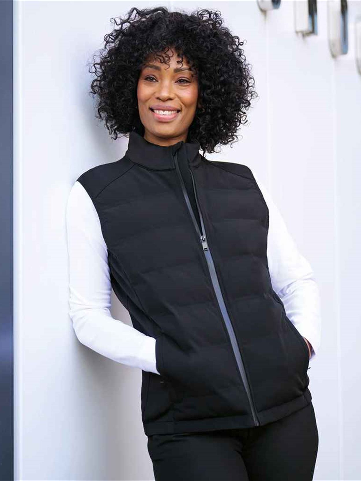 BK495 2439 Brook Taverner Ladies Auburn Hybrid Gilet image 1