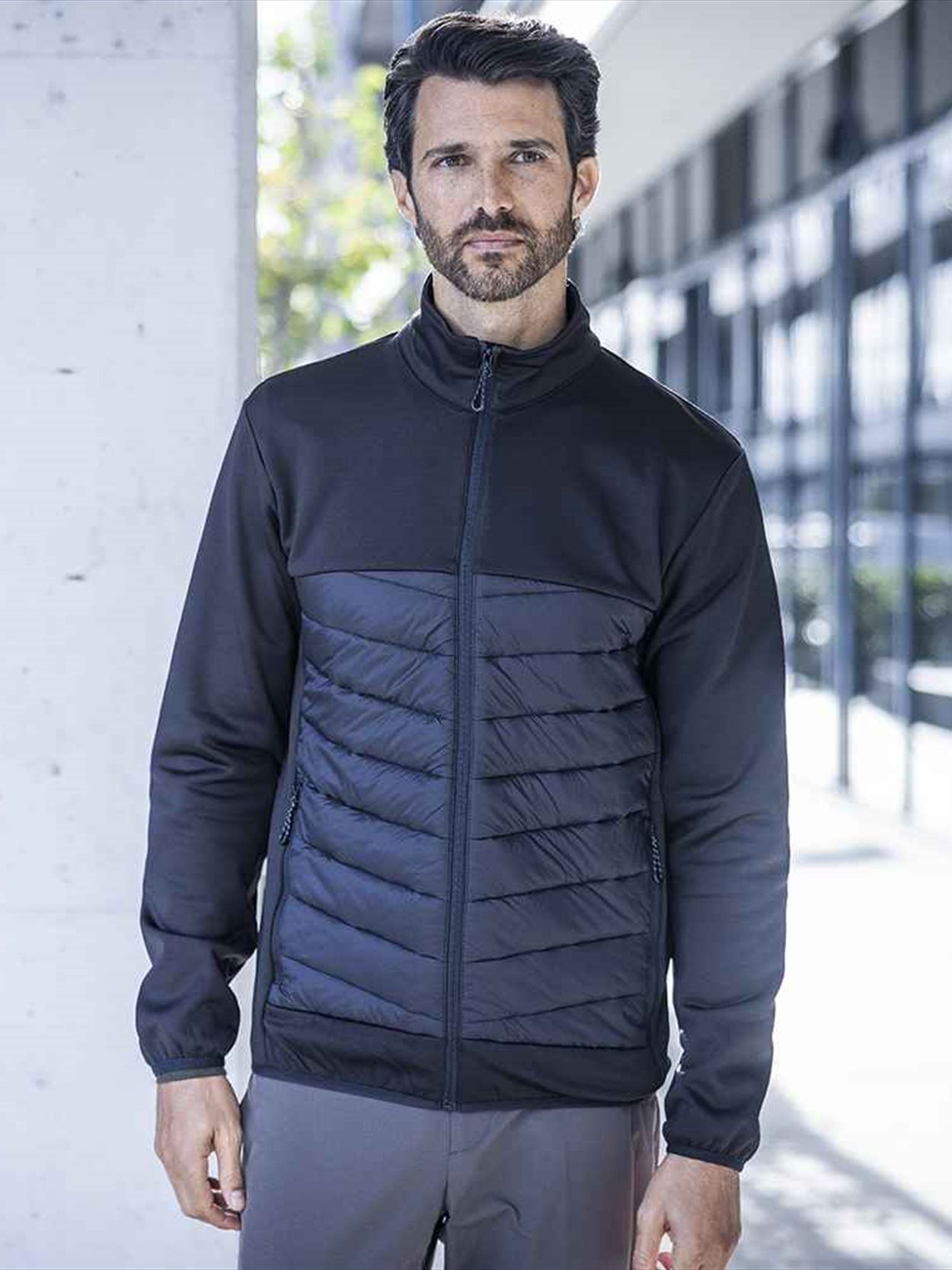 RG832 TRA965 Regatta Loftlite Hybrid Jacket image 1