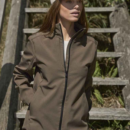 T9521 9521 Tee Jays Ladies Performance Soft Shell Jacket image 1