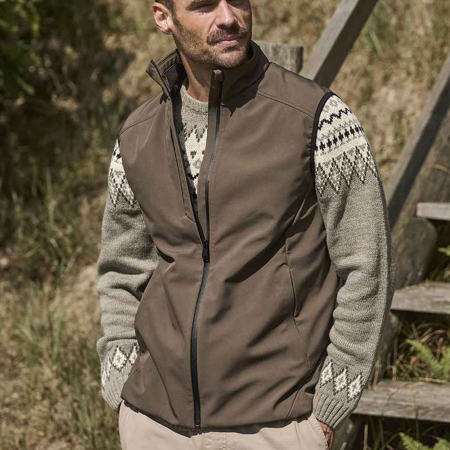 T9522 9522 Tee Jays Performance Soft Shell Bodywarmer image 1